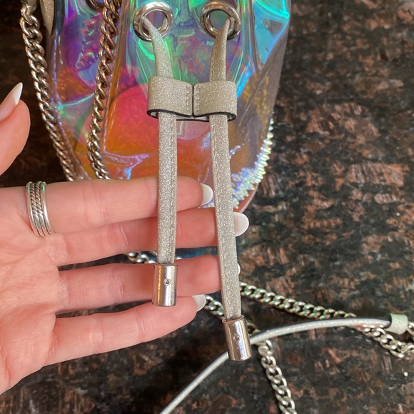 CHRISTIAN LOUBOUTIN Mary Jane Bucket Bag - Picture 2 of 8